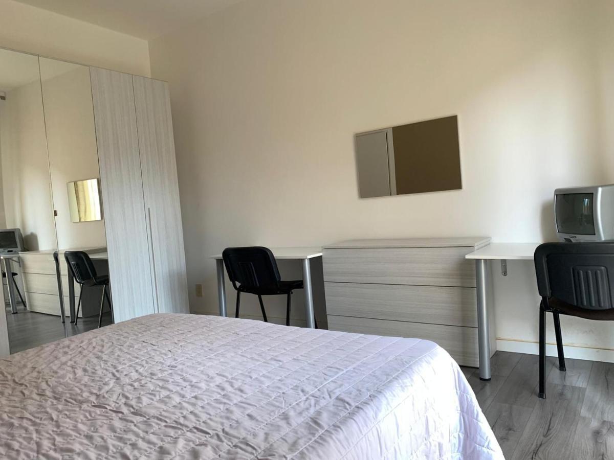 La Suite Dell' Arco Parma Bagian luar foto