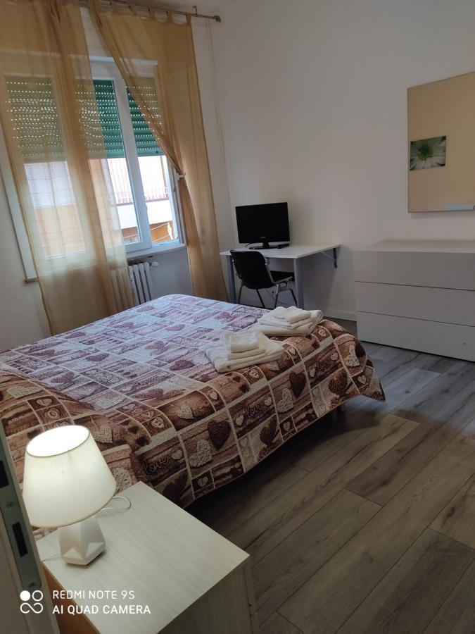 La Suite Dell' Arco Parma Bagian luar foto